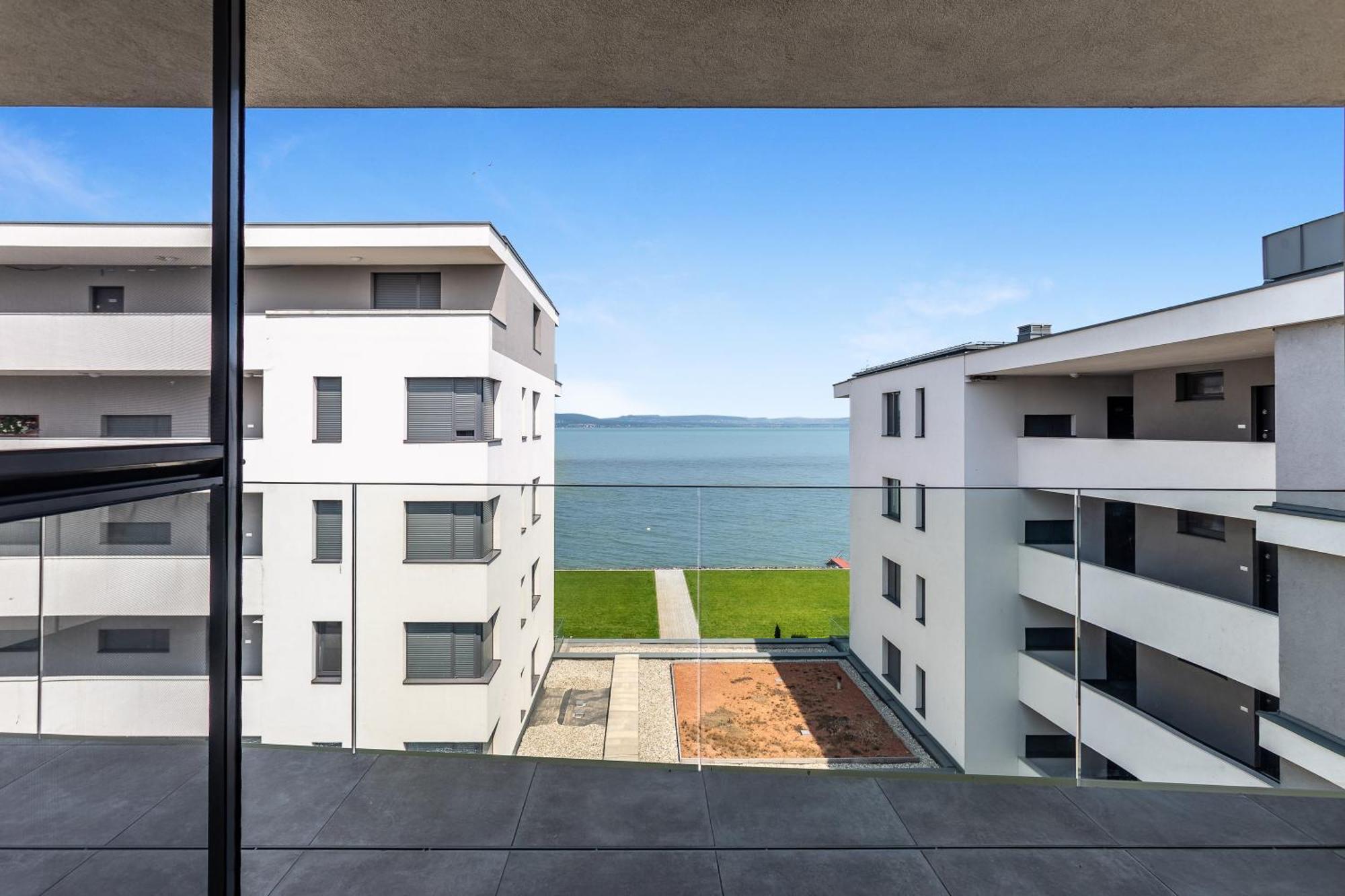 Lake Side Luxury Steps To The Lake Lela - Happy Rentals Balatonlelle Eksteriør bilde
