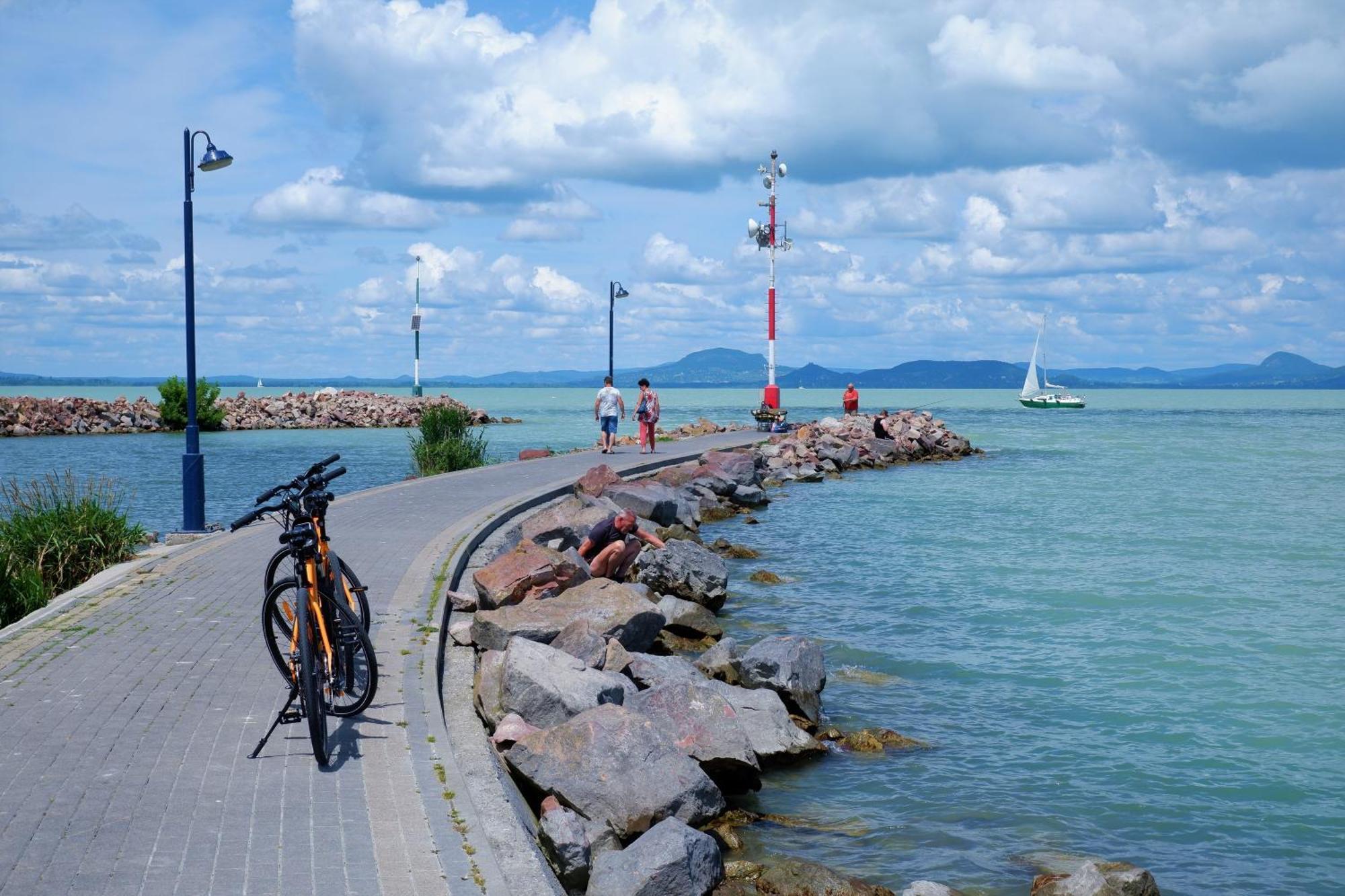 Lake Side Luxury Steps To The Lake Lela - Happy Rentals Balatonlelle Eksteriør bilde