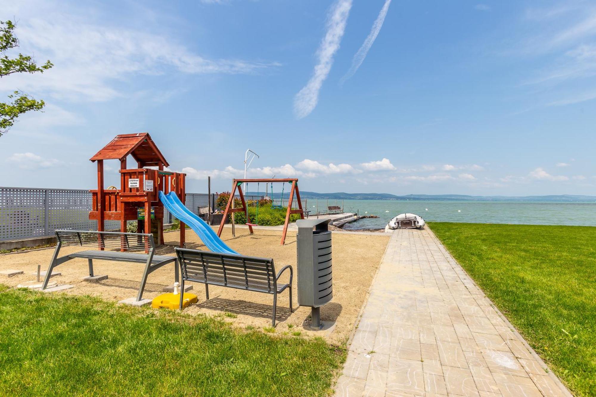 Lake Side Luxury Steps To The Lake Lela - Happy Rentals Balatonlelle Eksteriør bilde